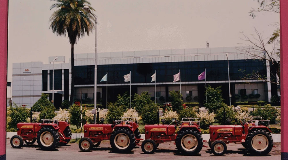 Mahindra Tractors Series Photo
